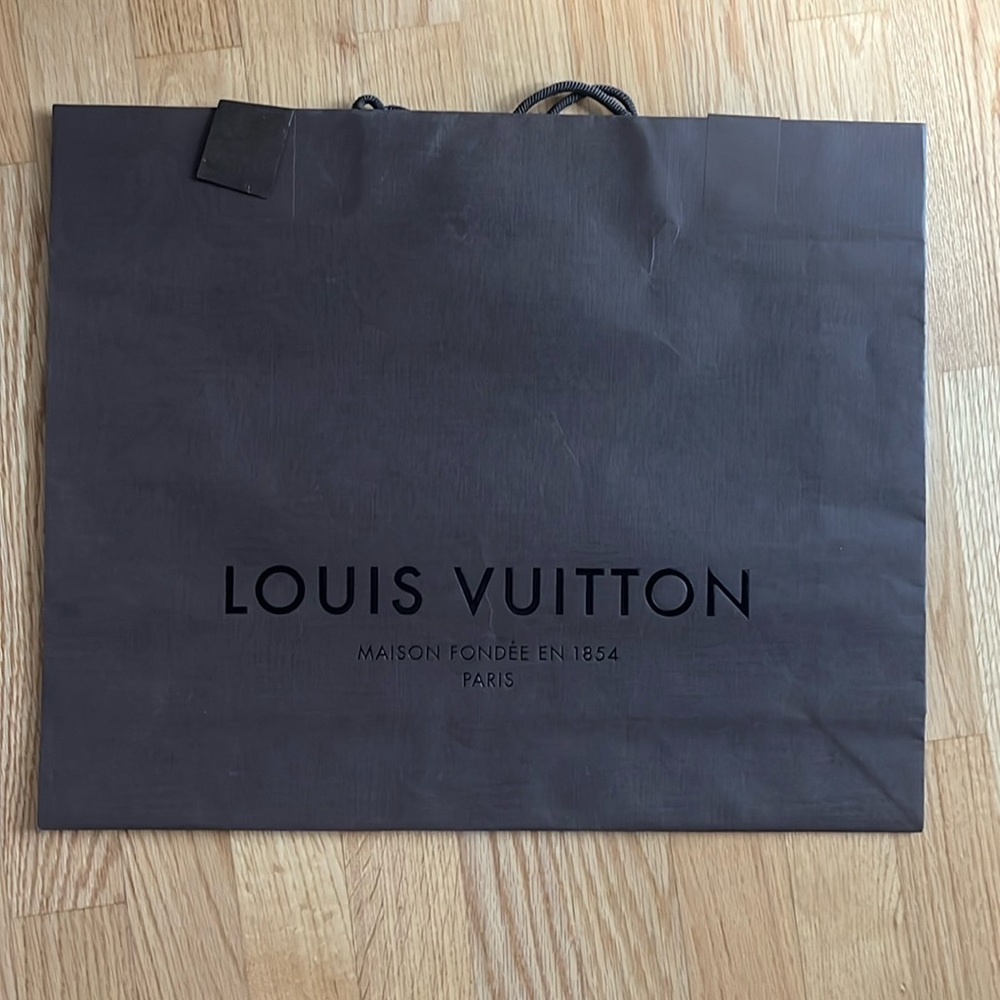 Louis Vuitton Elegant Black Shopping Bag